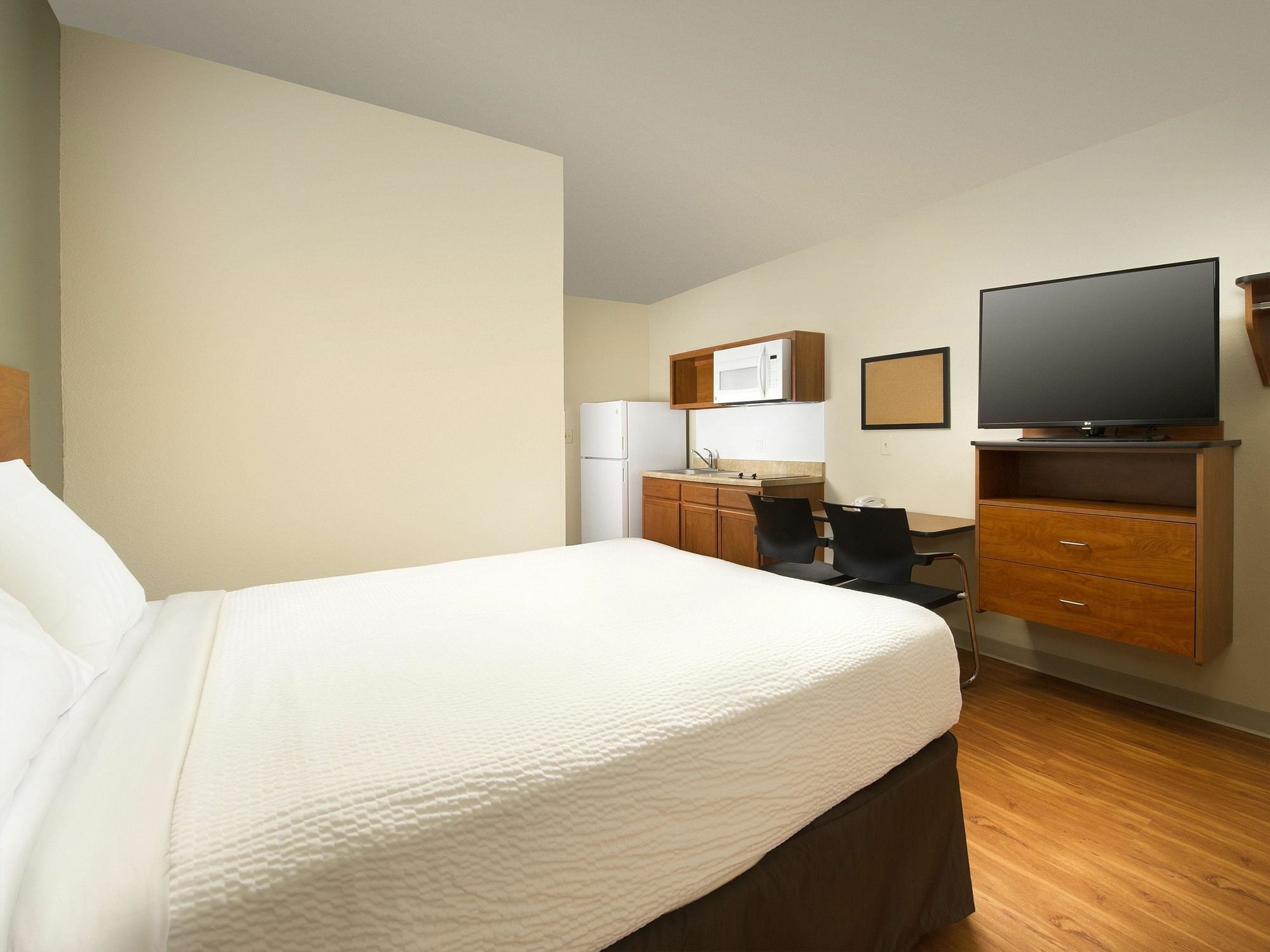 Extended Stay America Select Suites - Cleveland - Airport Fairview Park Exterior foto